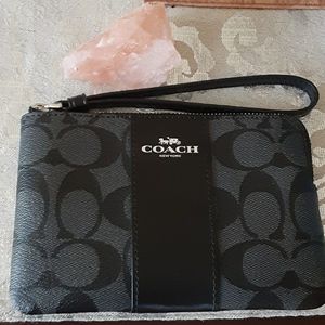2019 Coach wristlet brand new